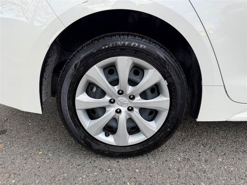 Used 2025 Toyota Corolla LE FWD image 17