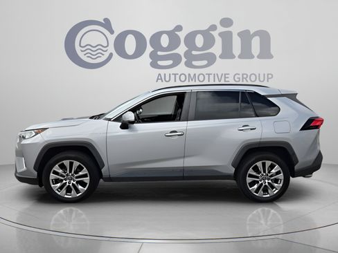 Used 2019 Toyota RAV4 XLE Premium FWD image 2