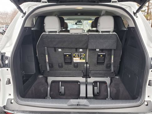 Used 2025 Toyota Sienna XLE image 8