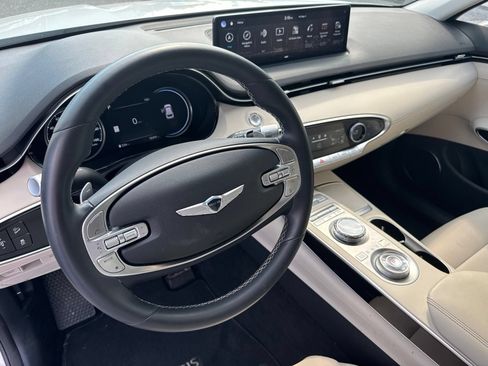 Used 2025 Genesis GV70 2.5T AWD/4WD image 22