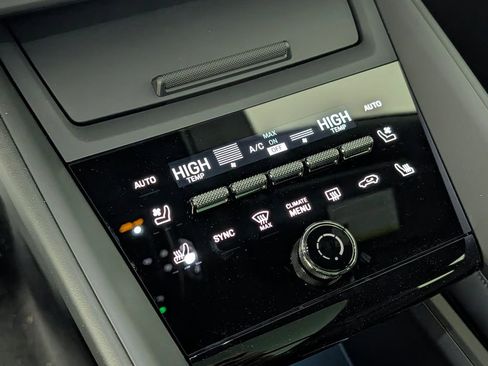 New 2026 Porsche Macan 4 Electric image 32