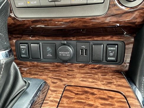 Used 2018 Nissan Armada SL image 23