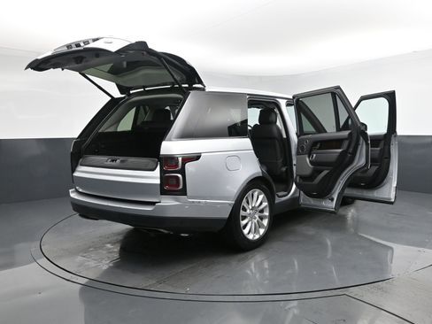 Used 2020 Land Rover Range Rover HSE image 31