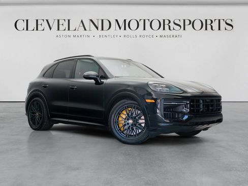 Used 2025 Porsche Cayenne GTS AWD/4WD image 1