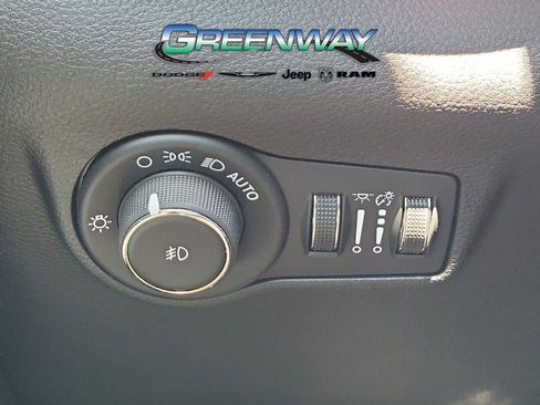 Used 2024 Jeep Compass Latitude AWD/4WD image 20