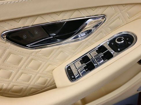 Used 2021 Bentley Continental GT image 16