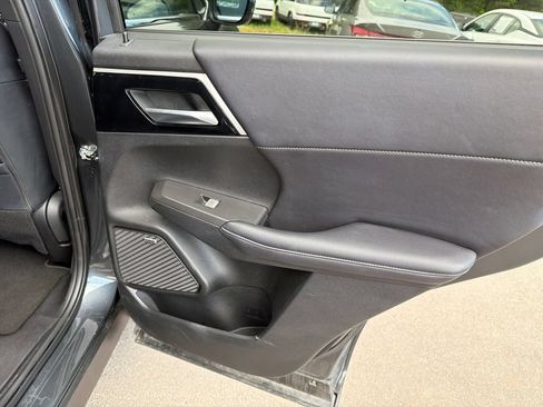 Used 2025 Mitsubishi Outlander SE FWD image 16