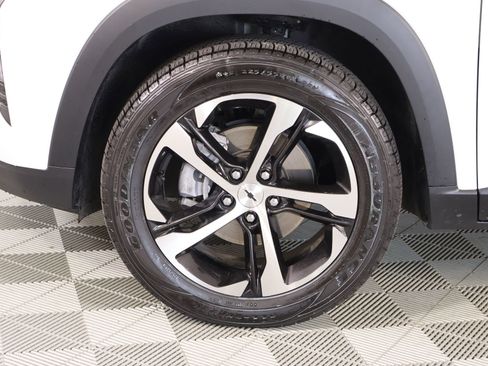 Used 2024 Chevrolet Trax RS w/ Driver Confidence Package image 17