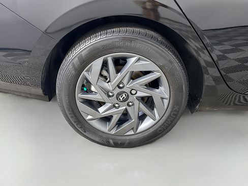 Used 2024 Hyundai Elantra SEL FWD image 33
