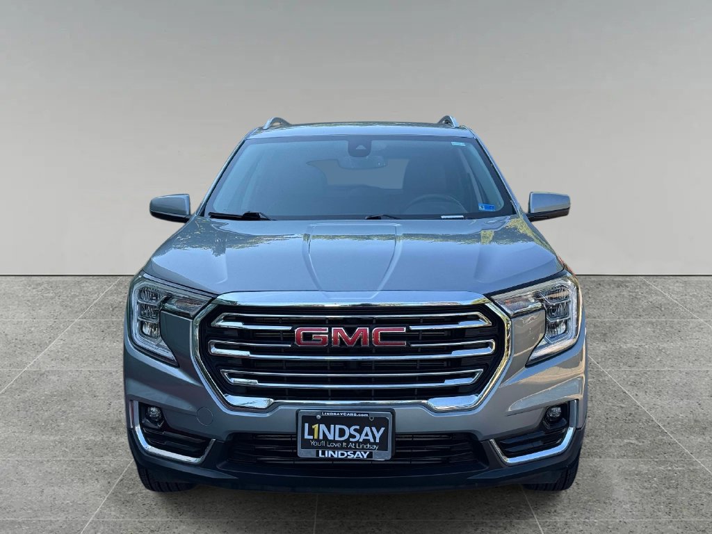 Used 2024 GMC Terrain SLT w/ LPO, Floor Liner Package AWD/4WD image 8