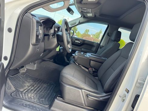 Used 2020 Chevrolet Silverado 1500 Custom w/ Custom Value Package image 15