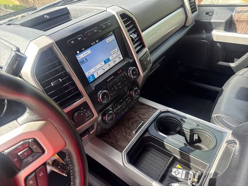 Used 2019 Ford F250 Lariat w/ Tow Technology Bundle AWD/4WD image 15