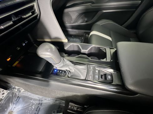 Used 2025 Toyota Camry SE FWD image 25