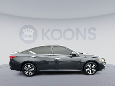 Used 2021 Nissan Altima 2.5 SV FWD image 12