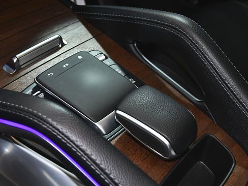 Used 2024 Mercedes-Benz GLE 450 4MATIC image 49