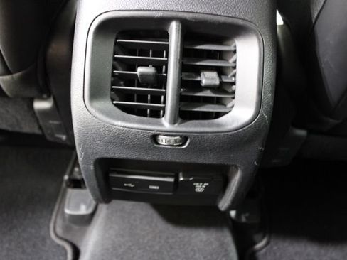 Used 2019 Jeep Cherokee Limited AWD/4WD image 22