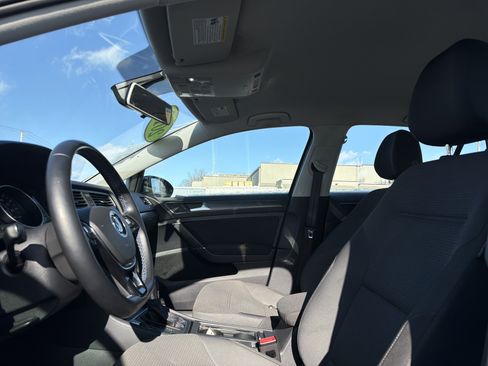 Used 2019 Volkswagen e-Golf SE w/ Driver Assistance Package image 12