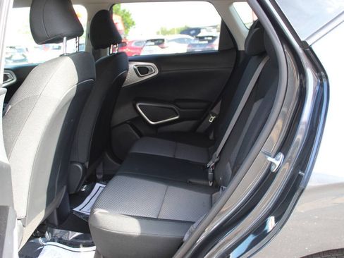 Used 2025 Kia Soul LX w/ LX Technology Package FWD image 15
