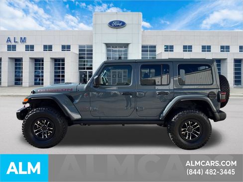 Used 2025 Jeep Wrangler Unlimited Rubicon image 10