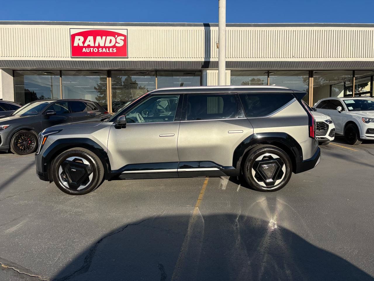 Used 2024 Kia EV9 Land AWD/4WD image 15