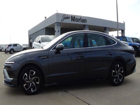 Used 2025 Hyundai Sonata SEL FWD image 1