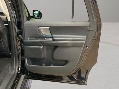 Used 2025 Ford Expedition Max Platinum AWD/4WD image 36