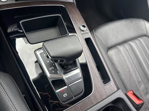 Used 2023 Audi Q5 2.0T Premium w/ Convenience Package image 15