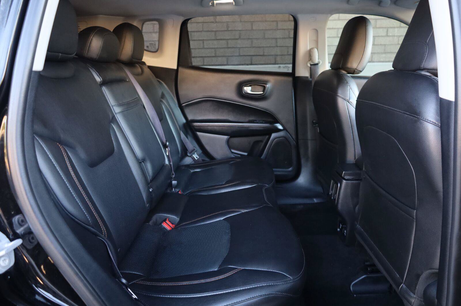 Used 2018 Jeep Compass Limited AWD/4WD image 23