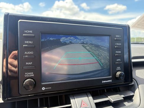 Used 2020 Toyota RAV4 LE FWD image 19
