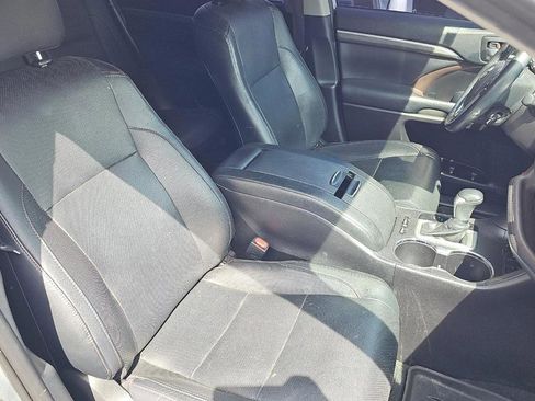 Used 2019 Toyota Highlander Limited image 11