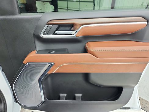 Used 2025 GMC Sierra 2500 Denali Ultimate w/ Max Trailering Package image 39