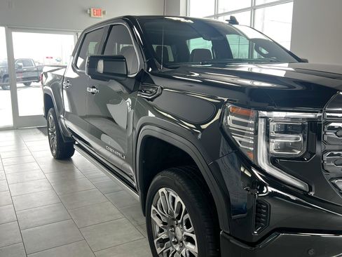 Used 2024 GMC Sierra 1500 Denali Ultimate image 8