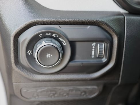 Used 2024 Jeep Wrangler Sport S image 28