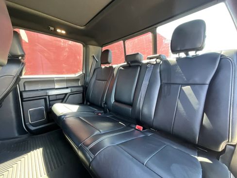 Used 2019 Ford F150 Lariat w/ Equipment Group 502A Luxury AWD/4WD image 12