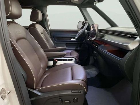 Used 2025 Volkswagen ID. Buzz Pro S RWD image 38