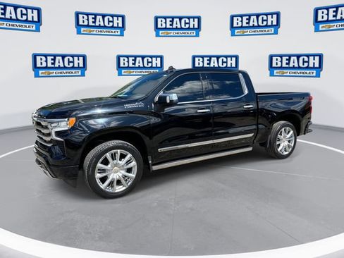 Used 2022 Chevrolet Silverado 1500 High Country w/ High Country Premium Package AWD/4WD image 1