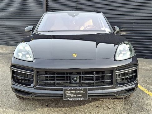 Used 2022 Porsche Cayenne Turbo image 10