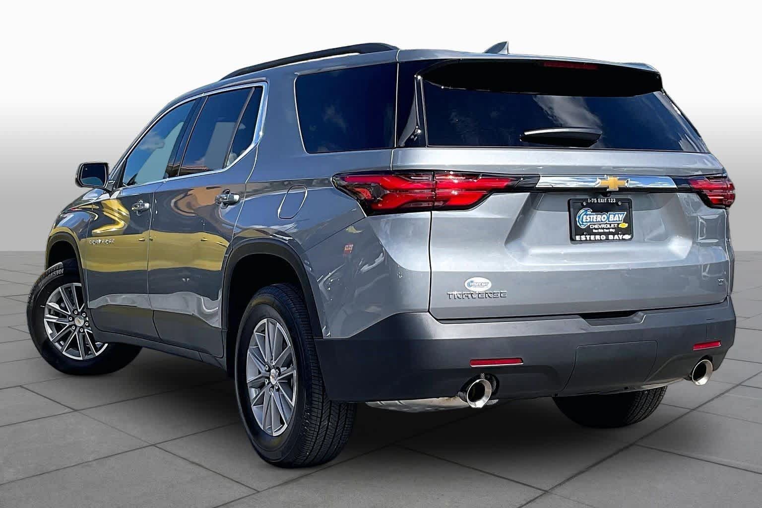 Used 2023 Chevrolet Traverse LT FWD image 12