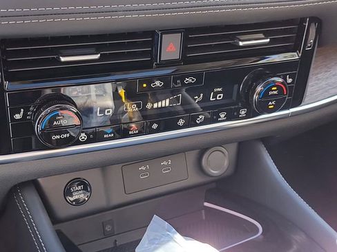 New 2026 Nissan Rogue Platinum image 24