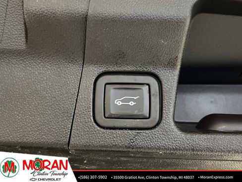 Certified 2023 GMC Acadia SLE w/ Driver Convenience Package image 11