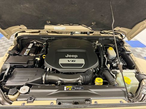 Used 2017 Jeep Wrangler Unlimited Sahara w/ Trailer Tow Group AWD/4WD image 31
