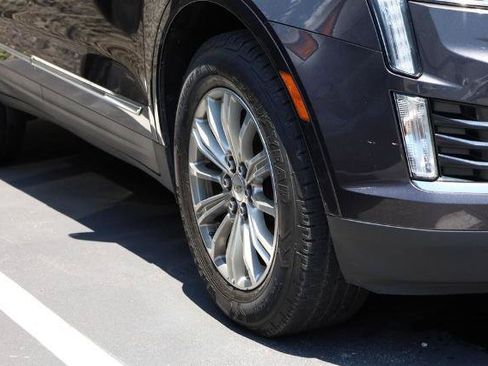 Used 2019 Cadillac XT5 Luxury AWD/4WD image 3