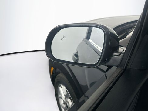 Used 2025 Kia Soul LX w/ LX Technology Package FWD image 16