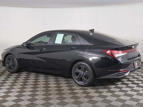 Used 2022 Hyundai Elantra SEL w/ Convenience Package FWD image 9