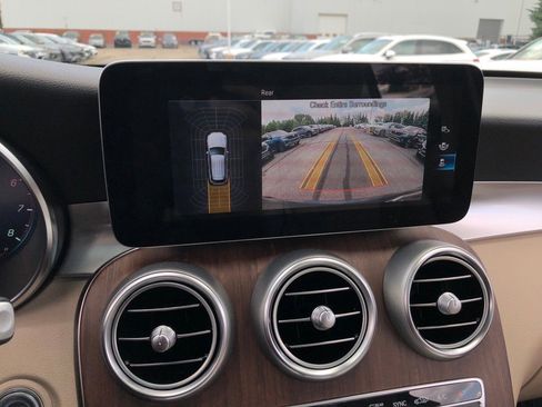 Used 2021 Mercedes-Benz GLC 300 4MATIC w/ Multimedia Package image 22