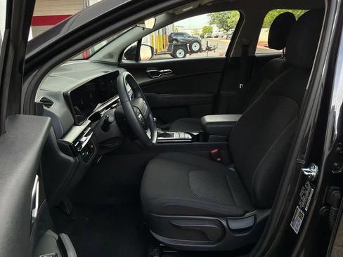 Used 2026 Kia Sportage LX FWD image 10