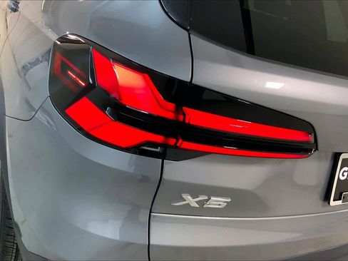 New 2026 BMW X5 xDrive40i w/ Premium Package image 14