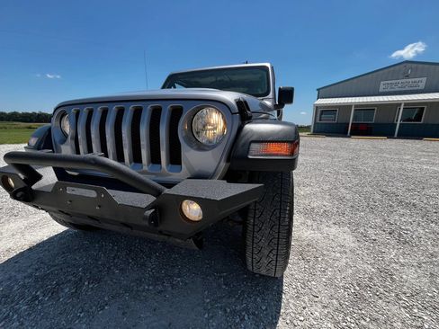 Used 2019 Jeep Wrangler Sport AWD/4WD image 23