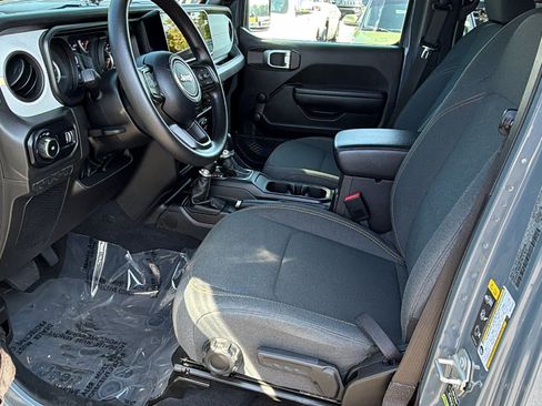 Used 2024 Jeep Wrangler Unlimited Sport AWD/4WD image 15