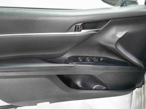 Used 2019 Toyota Camry SE image 24